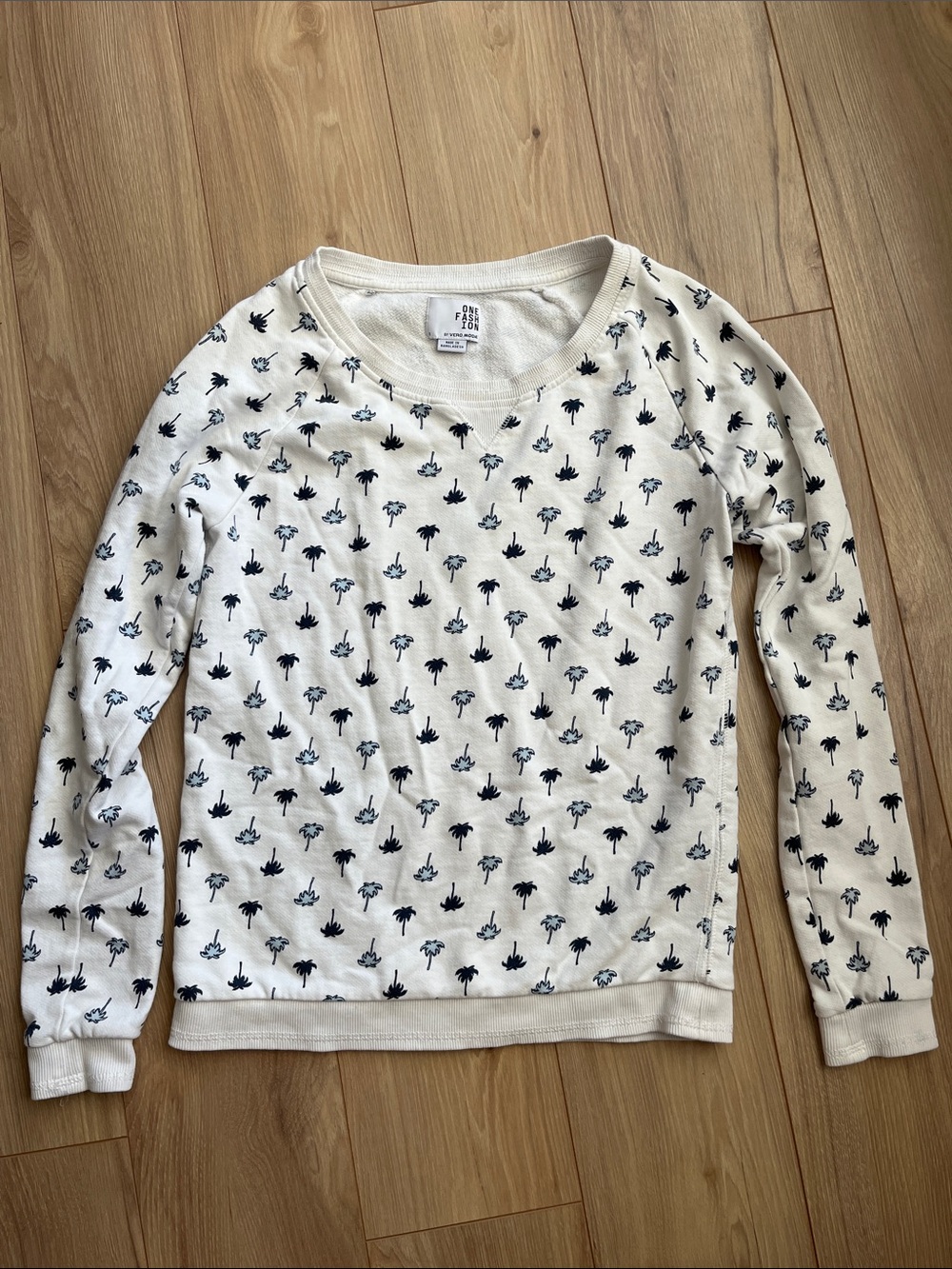Vero Moda Cream Palm-Print Crewneck Sweater